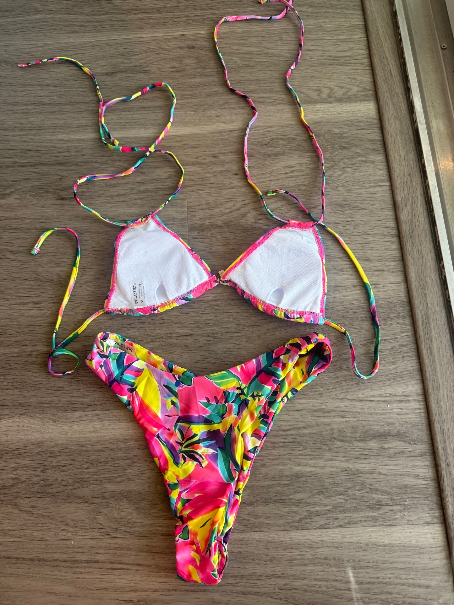 Mariposa Bikini Top